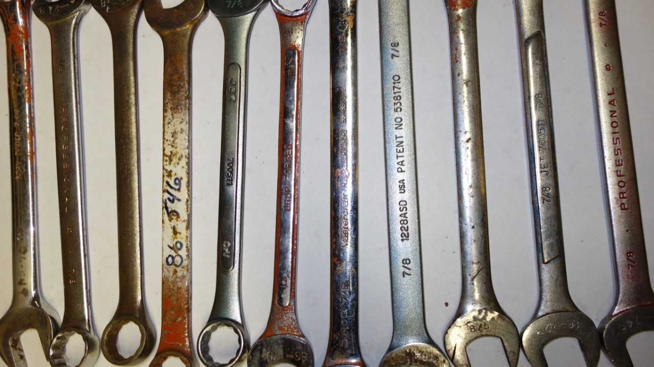 LOT OF 11 ASSORTED COMBINATION WRENCHES - HAND TOOLS