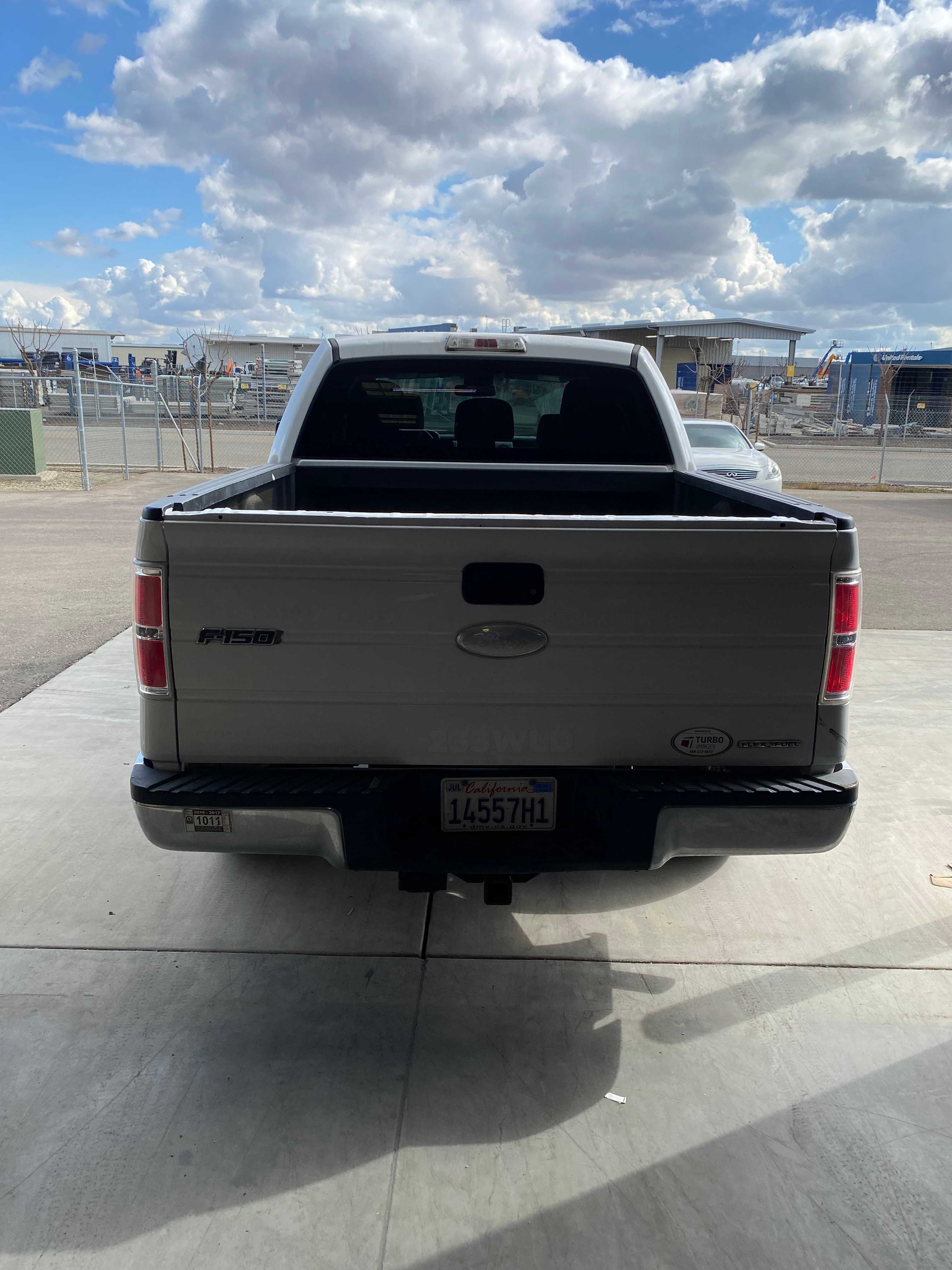 2012 FORD F-150 XLT 4 x 2 RWD SUPER CAB SHORTBOX PICKUP TRUCK - PICKUP TRUCKS