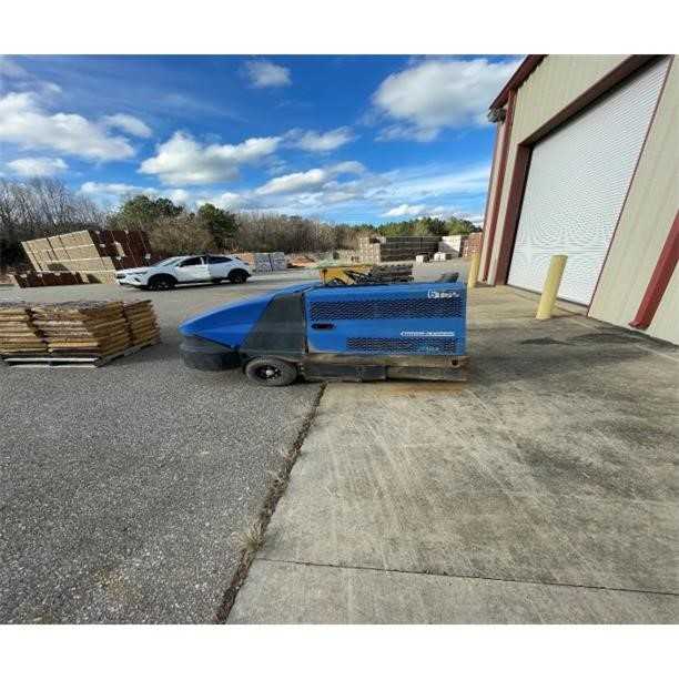 American 6150 Sweeper Truck - SWEEPER TRUCKS