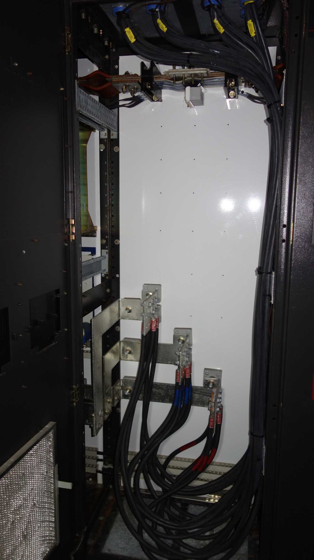 GE INNOVATION 3VVRJ607PR003 LV AC DRIVE CABINET 11-2512 - MOTOR DRIVES