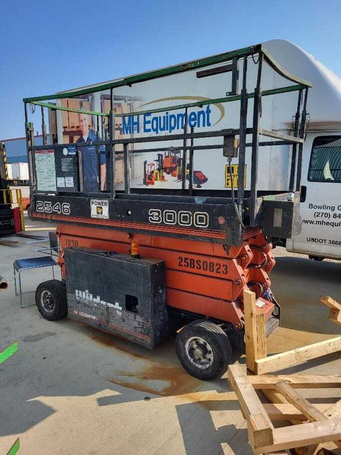 Economy 2546 25ft Scissor Lift - SCISSOR LIFTS