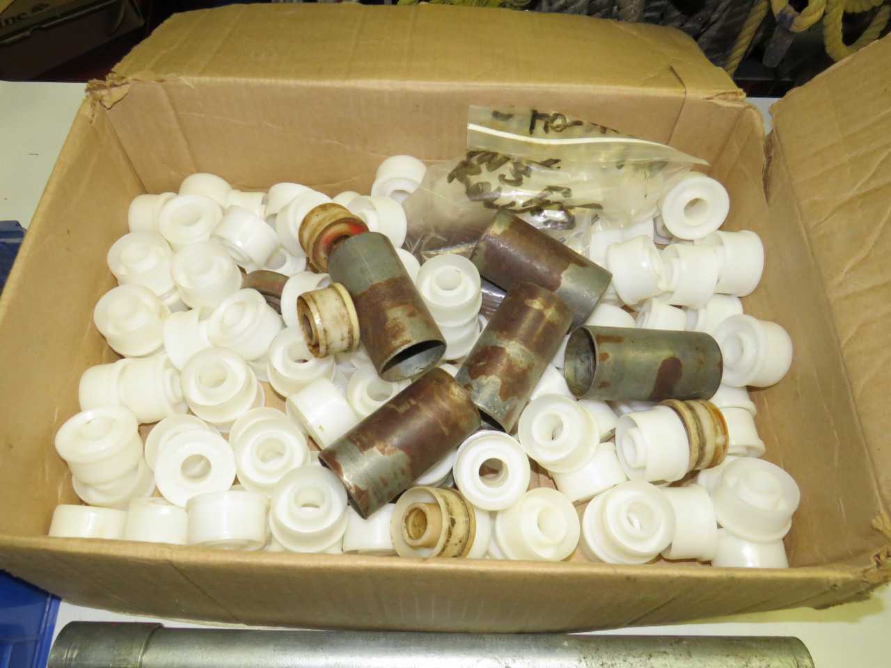 LOT OF ASSORTED PLASTIC AND METAL ROLLERS FO CABLE TRAY ROLLERS - ELECTRIC POWER TOOLS