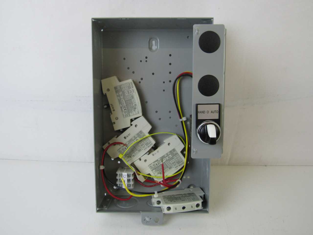 Lot of 1x ECC03C1A8A Contactor - CONTACTORS