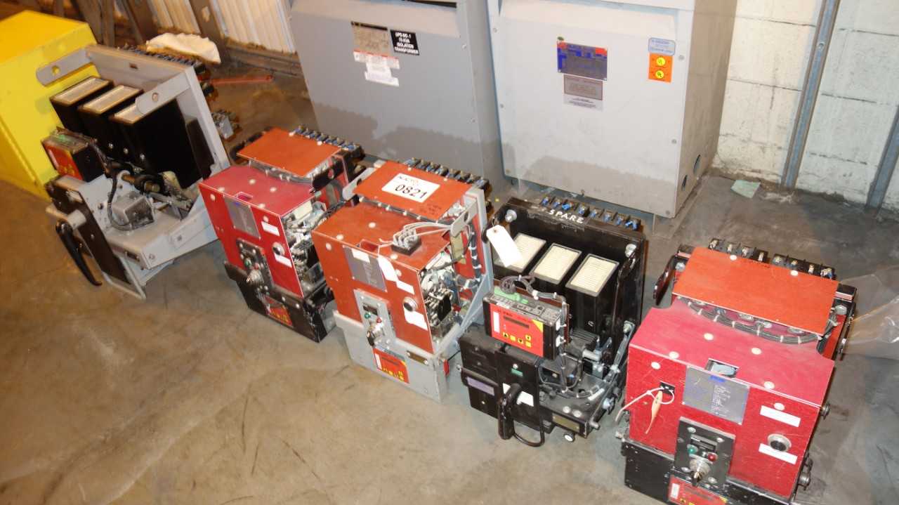 LOT OF 5 ASSORTED WESTINGHOUSE DB-25 SWITCHGEAR AIR CIRCUIT BREAKER - SWITCHGEAR