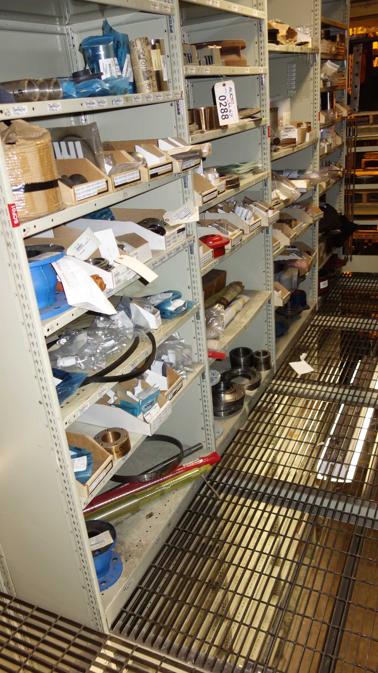 CONTENTS OF 4 SHELF COLUMNS, VALVE & PUMP PARTS - VALVES