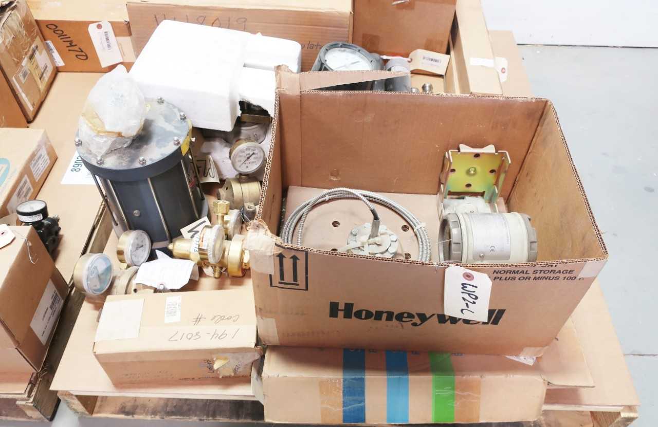 2 PALLETS OF MISCELLANEOUS TRANSMITTER, ELECTRIC MOTOR, GAUGES - ELECTRIC MOTORS