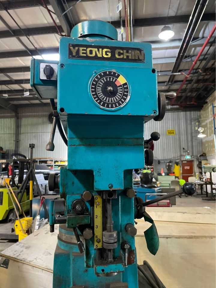 YEONG CHIN YCM-16VS SUPERMAX KNEE-TYPE MILLING MACHINE - MILLING MACHINES