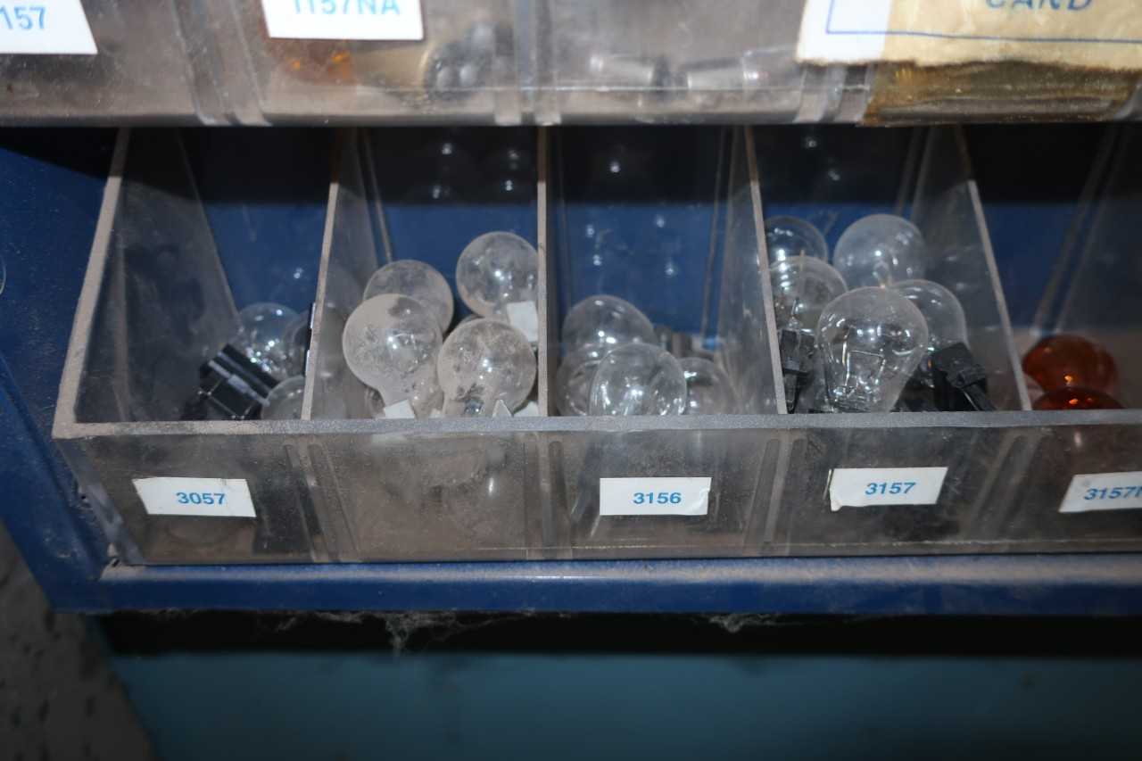 LOT OF ASSORTED VEHICLE BULBS - LIGHTING