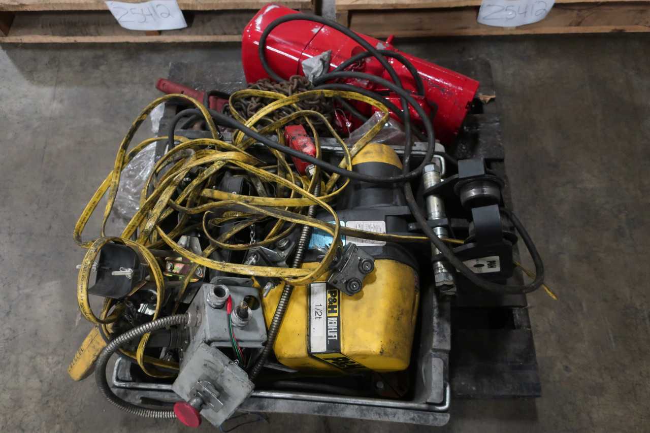 3 PALLETS OF ASSORTED HOISTS 1/2TON-2-1/2TON - LIFTING EQUIPMENT