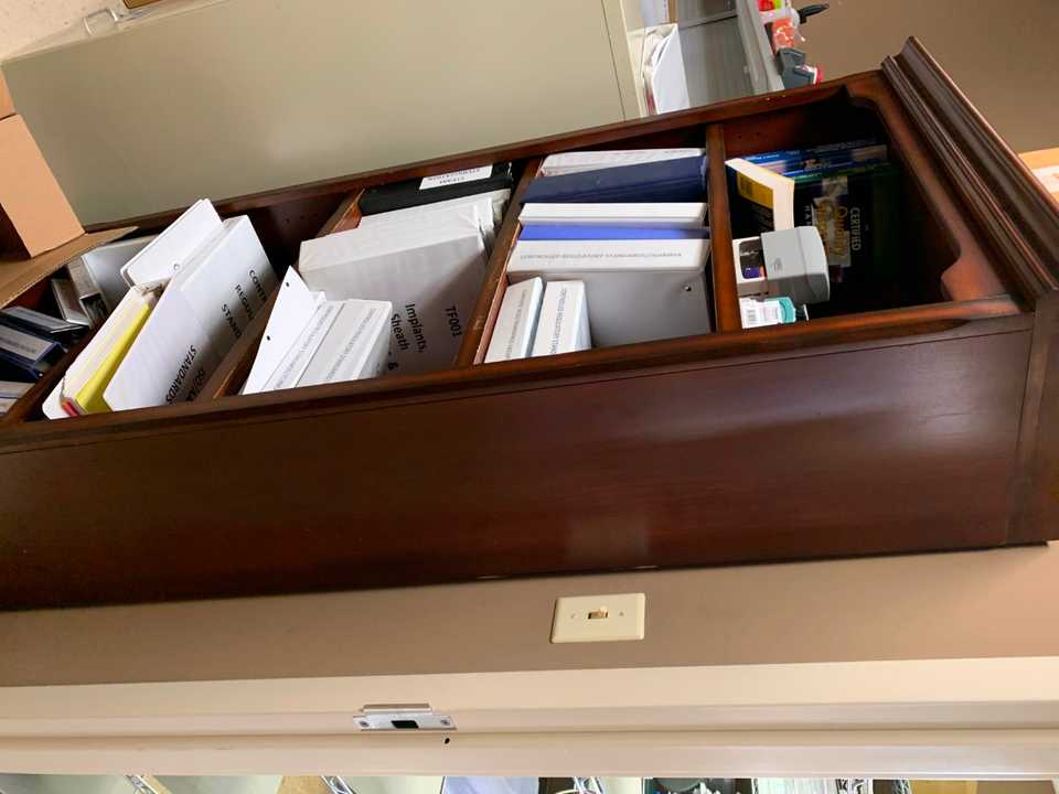 Hutch, CPU Monitors x 2, 2 Chairs and Book Shelf ( No Contents ) - PLANT & FACILITY