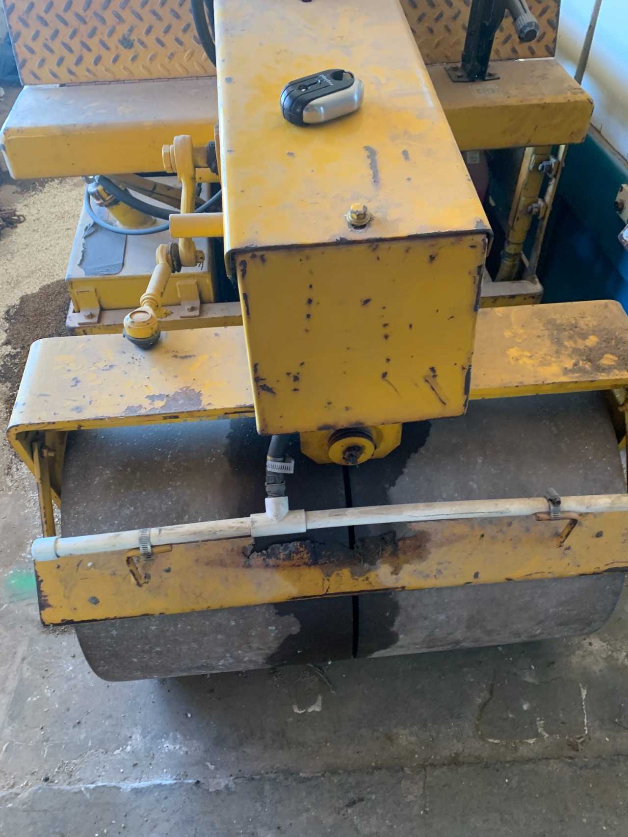 LeeBoy 300 Asphalt Roller - TRAILER MOUNTED EQUIPMENT