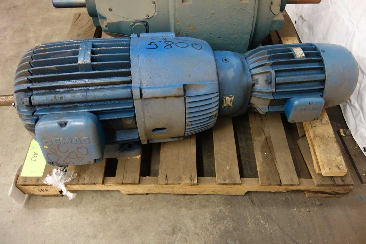 LOT OF ASSORTED ELECTRIC MOTORS WITH DRIVE - ELECTRIC MOTORS