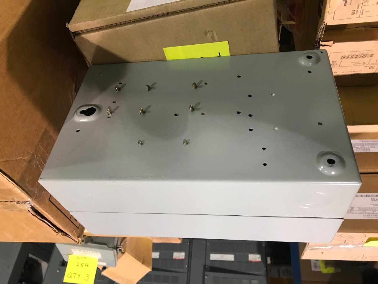 CUTLER-HAMMER ON/OFF SWITCH (QTY 1) - SWITCHGEAR