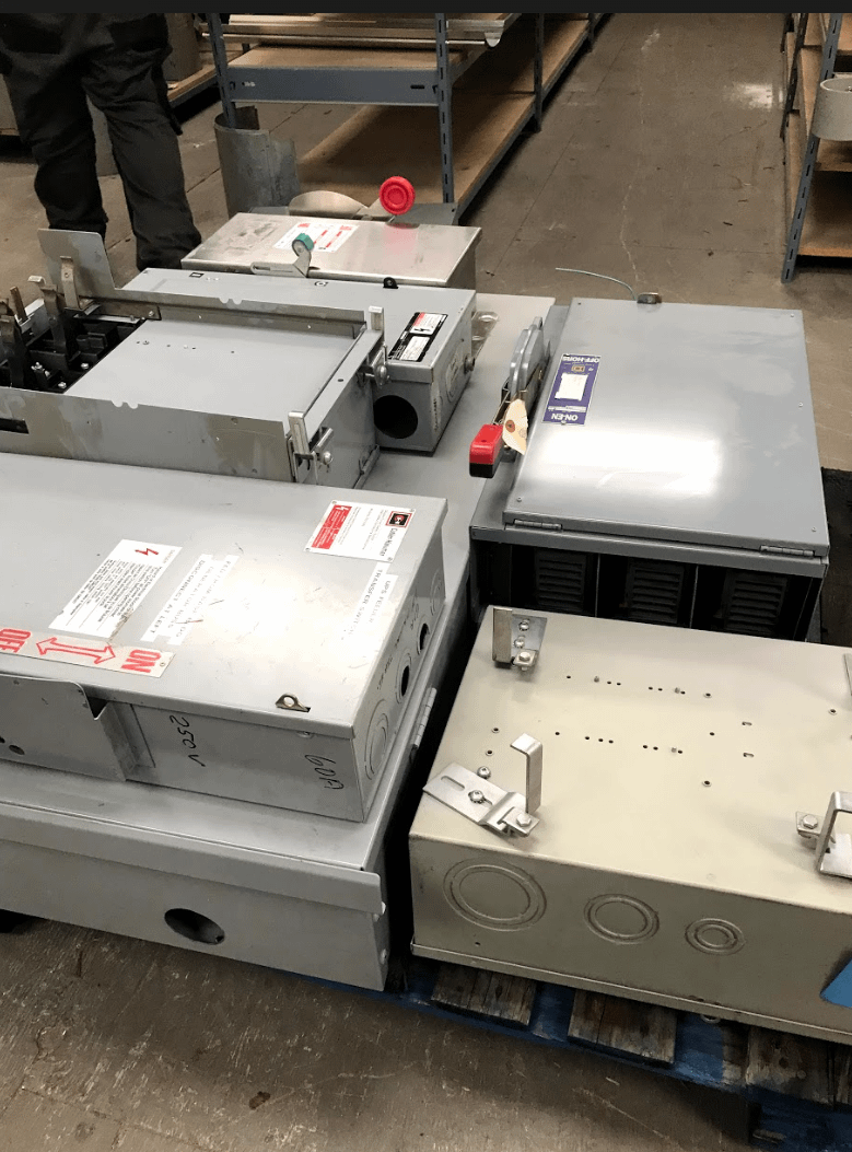 Assorted Electrical Lot (22) - ELECTRICAL COMPONENTS Assorted Electrical Lot (22) - ELECTRICAL COMPONENTS