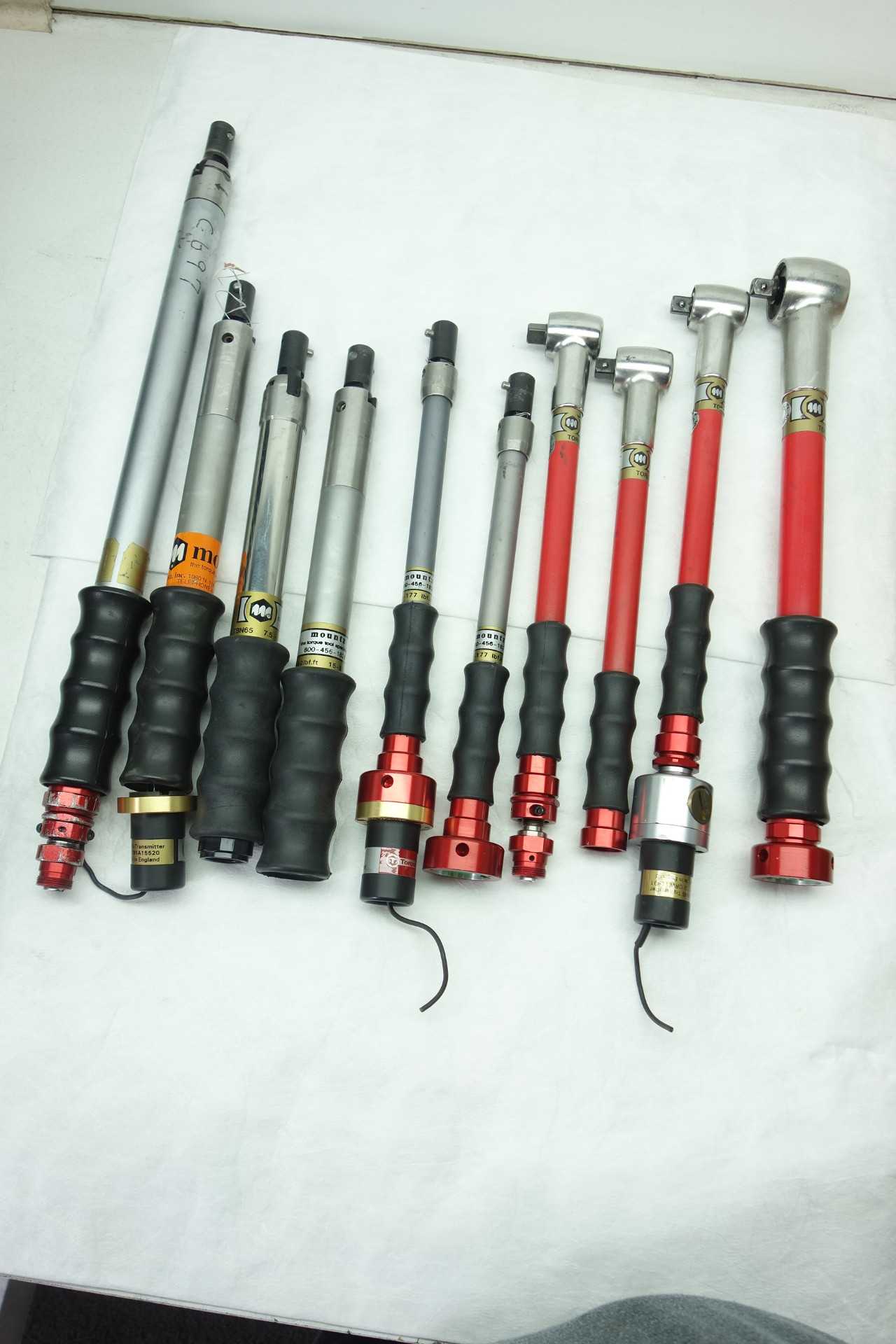 LOT OF ASSORTED MOUNTZ TORQUE WRENCHES - HAND TOOLS
