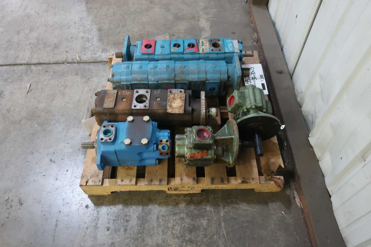 PALLET OF ASSORTED HYDRAULIC PUMPS - HAND TOOLS