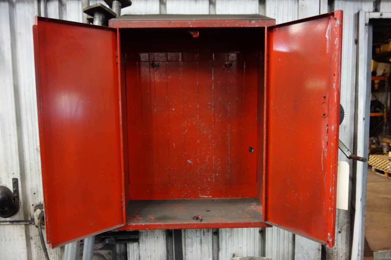 2 DOOR WALL MOUNTED STEEL CABINET - TOOL STORAGE