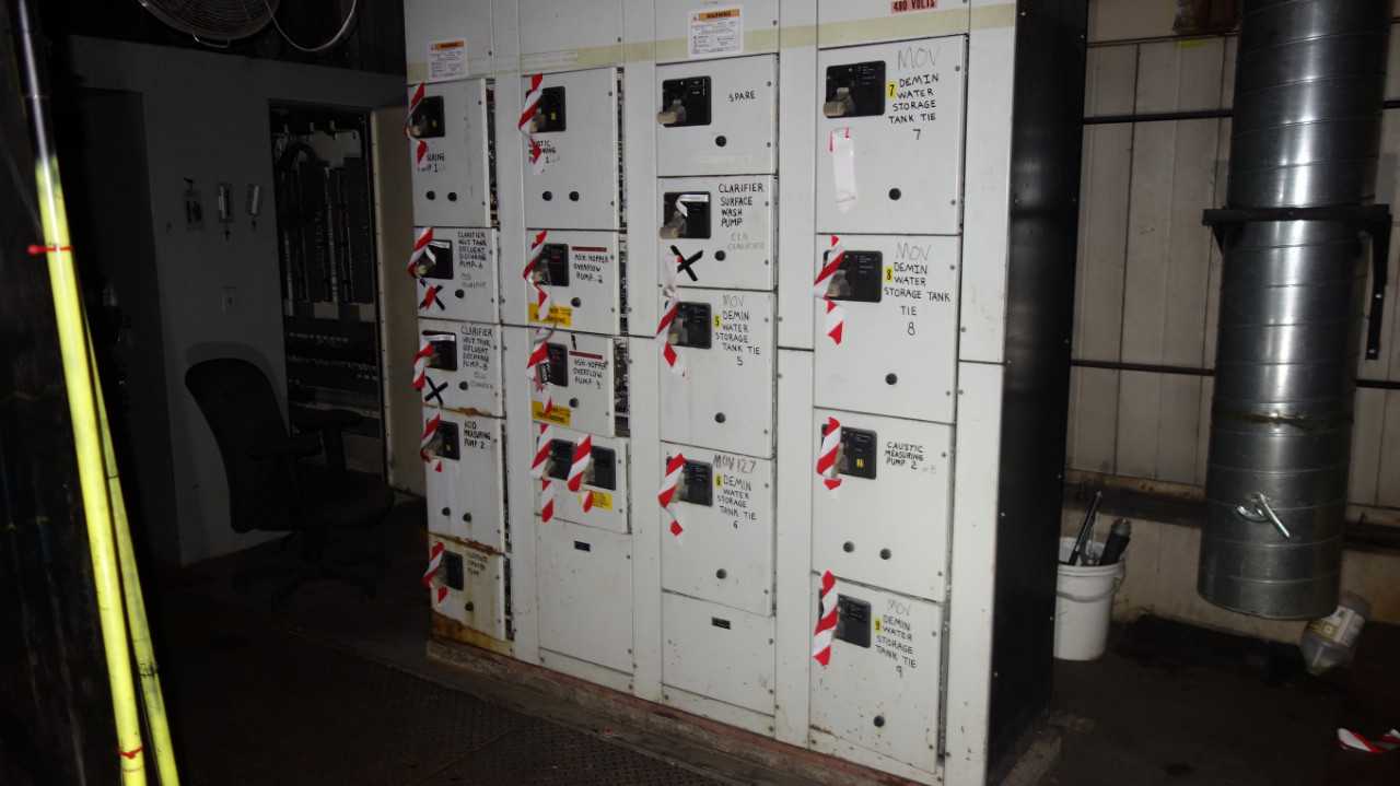 X4 VERTICAL SECTIONS OF WESTINGHOUSE MCC BUCKETS - MOTOR CONTROL CENTERS