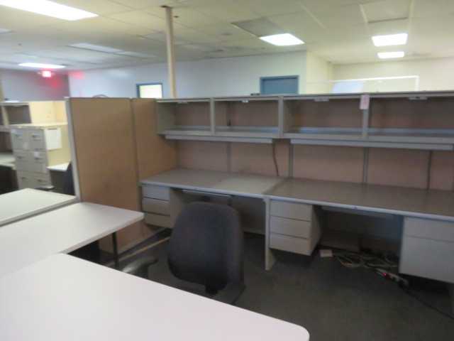 Office Furniture and Panels, Lot - MISCELLANEOUS