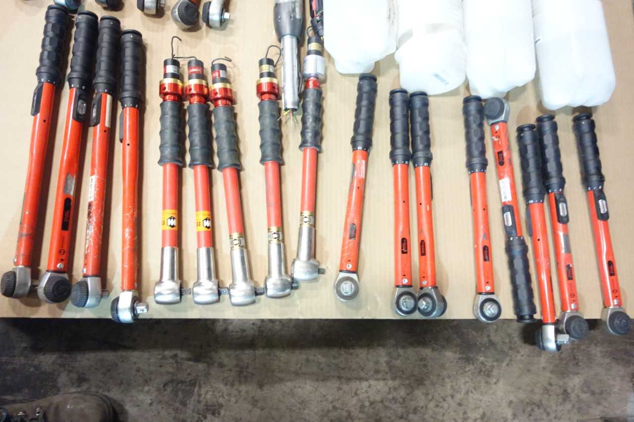 LOT OF ASSORTED TOOLS - HAND TOOLS
