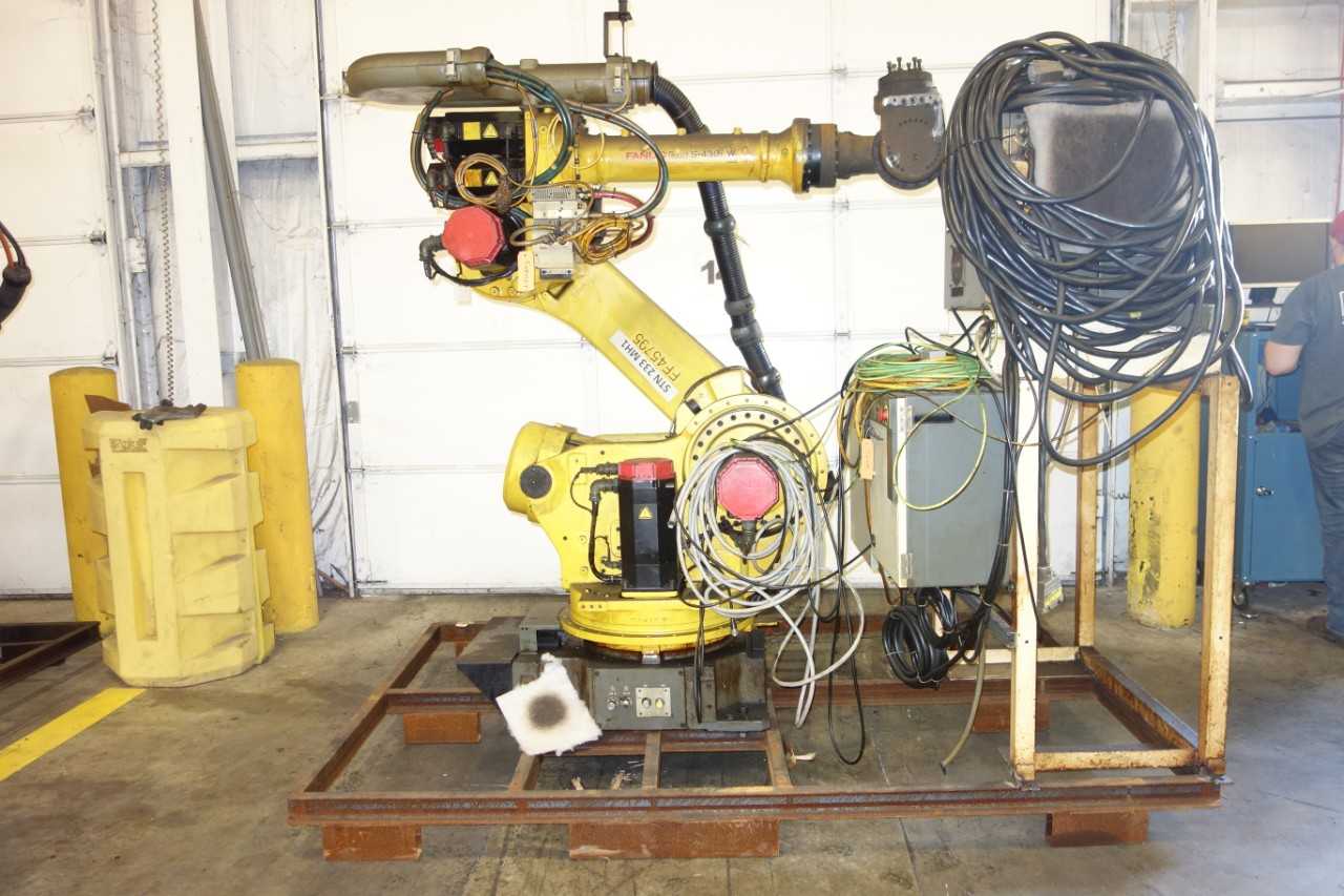GE FANUC S-430iW ROBOT WITH R-J3 CONTROLLER - INDUSTRIAL ROBOTS