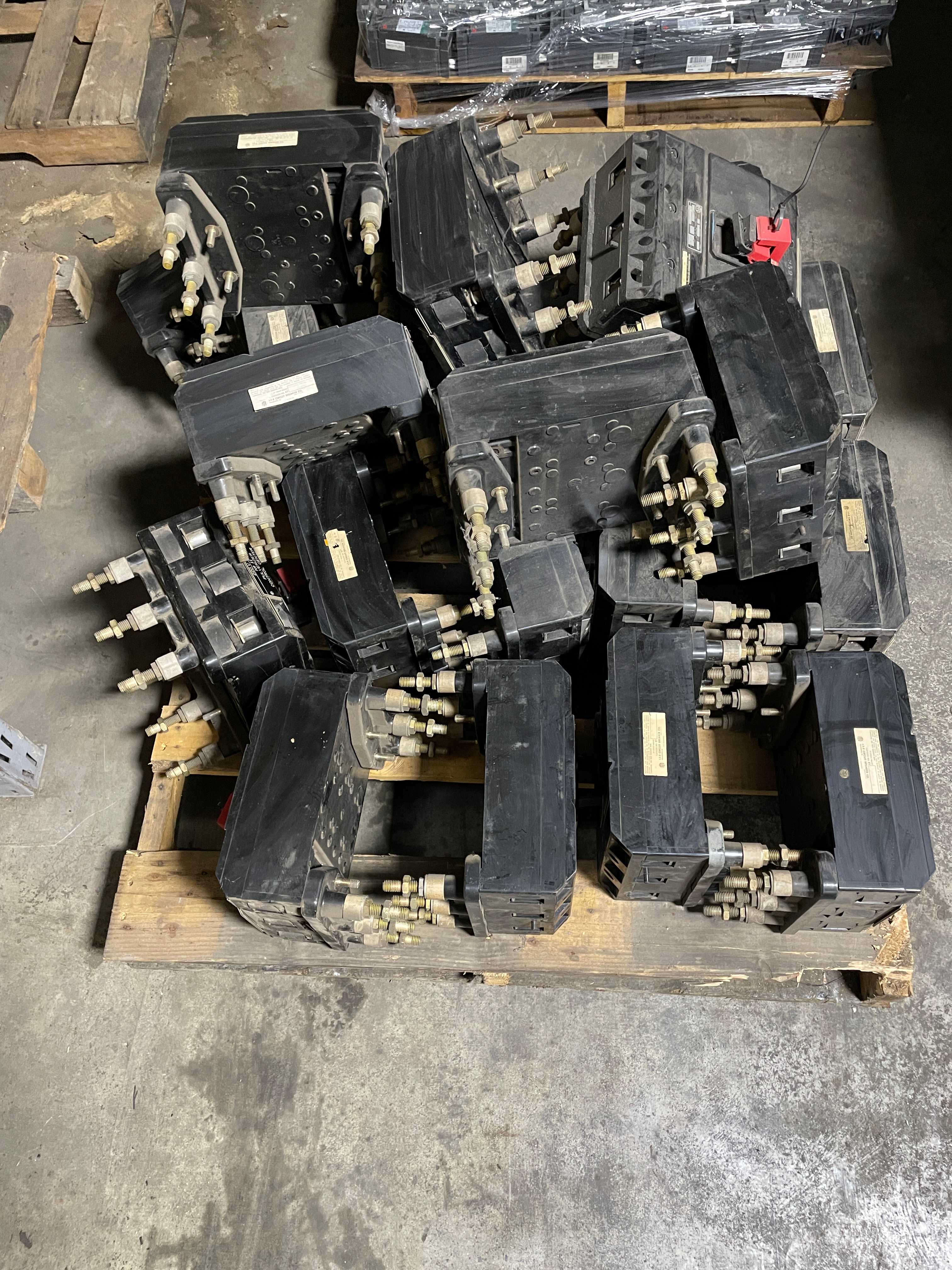 QTY 23- ITE 62023 CIRCUIT BREAKERS - CIRCUIT BREAKERS