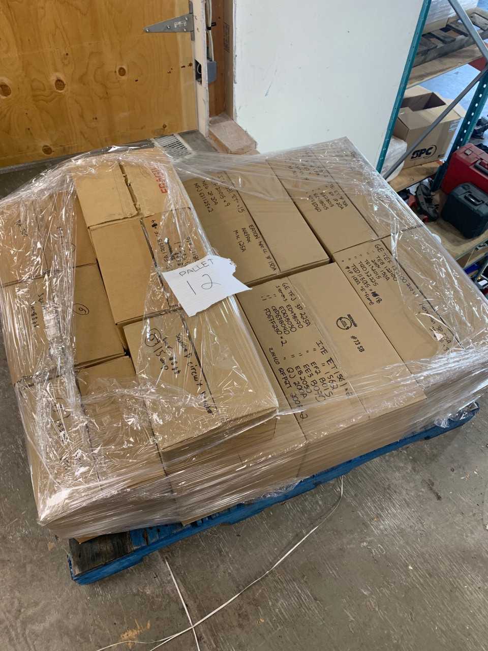 Assorted Pallet of Circuit Breakers - CIRCUIT BREAKERS