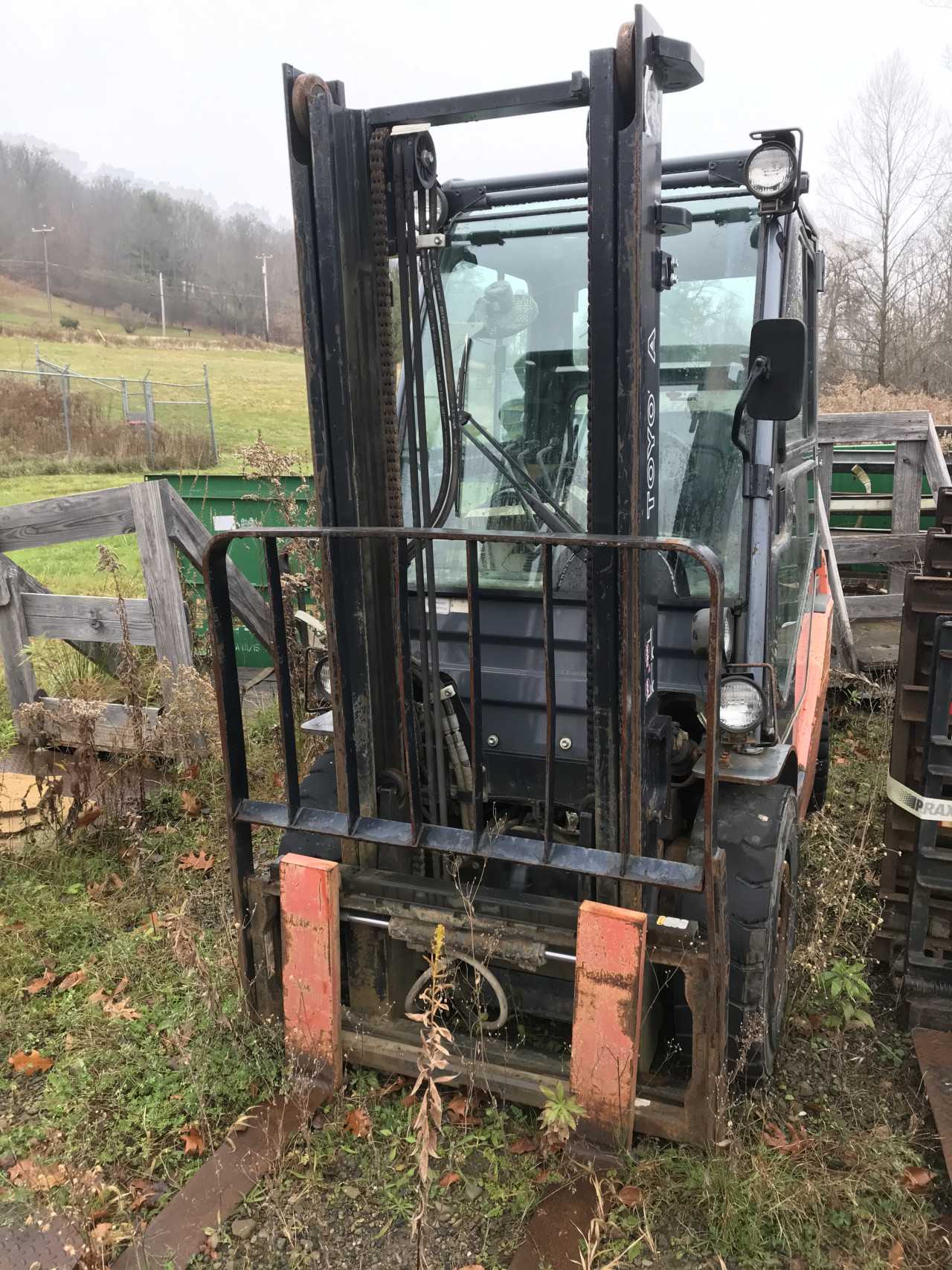 2011 Toyota 8FGU25 LPG Forklift - FORKLIFTS