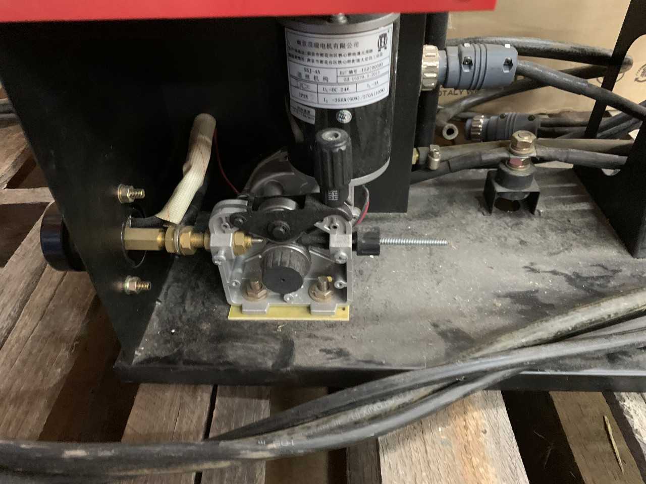 ELEFANWELD WIRE FEEDER WF-16 WELDER - WELDING EQUIPMENT