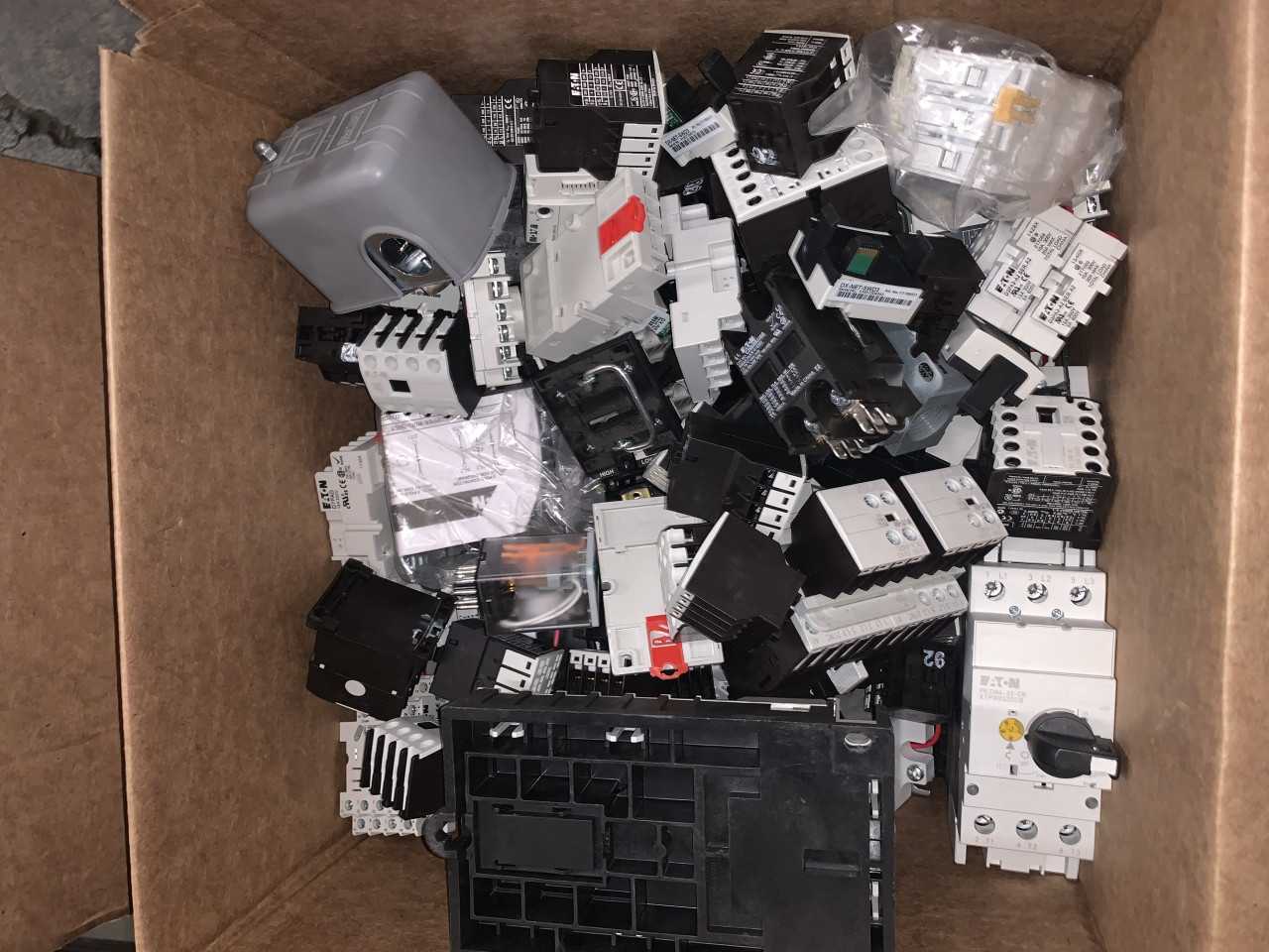2 BOXES OF ASSORTED CUTLER HAMMER EATON CONTACTORS - SWITCHGEAR