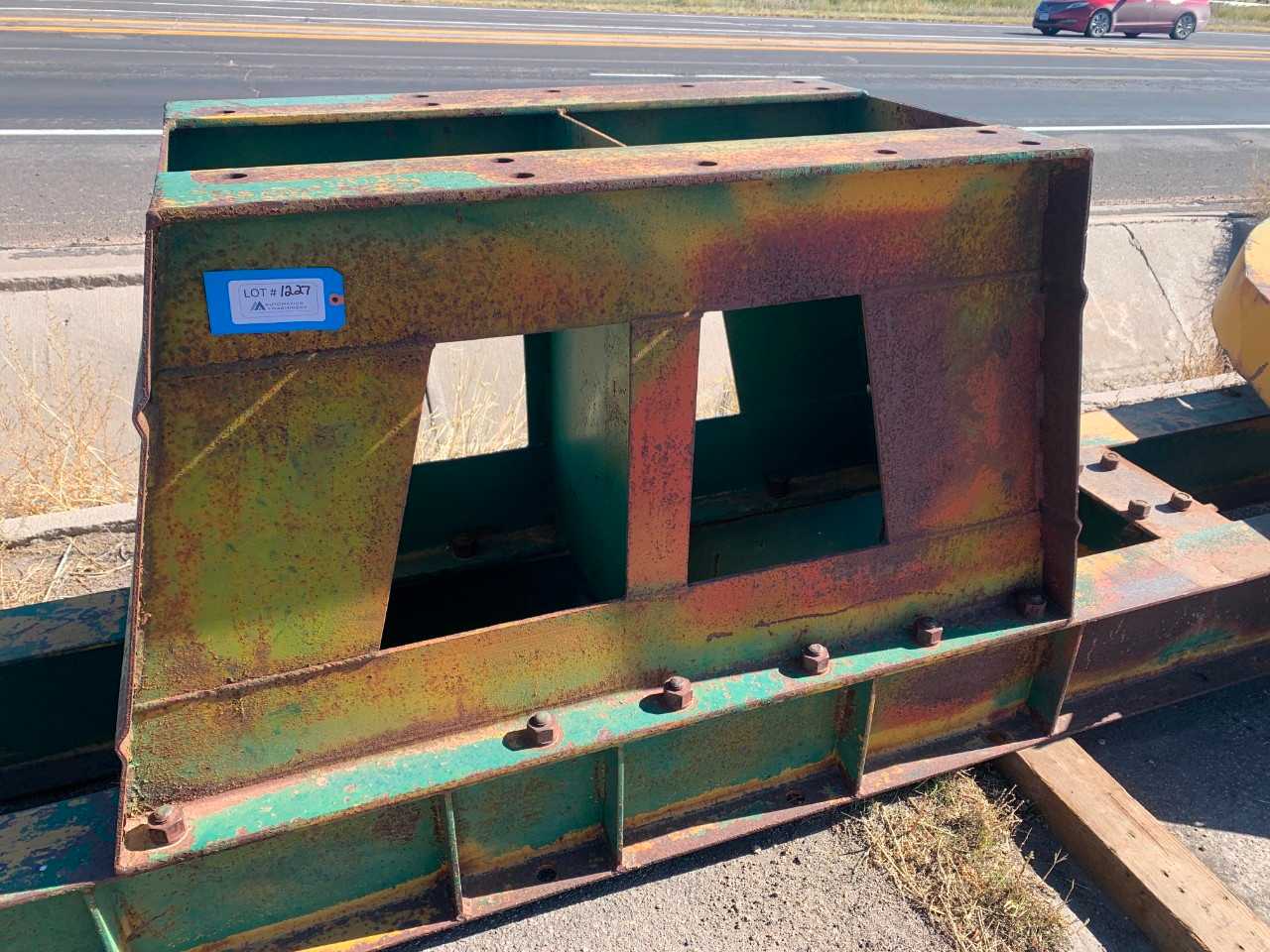 EMSCO 114 T base w/belt/t guard/no box, D-80 gearbox, brake and shiv needs work - PALLET JACKS