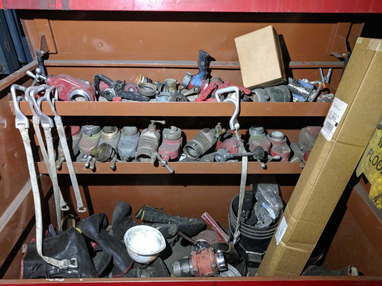 KNACK ROLLING JOB BOX WITH VALVES, PPE - VALVES