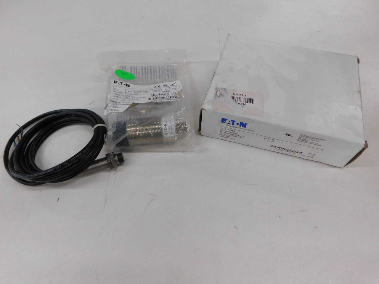 Lot of Quantity 3x Sensors - Proximity, Photoelectric, Inductive - INDUSTRIAL PARTS