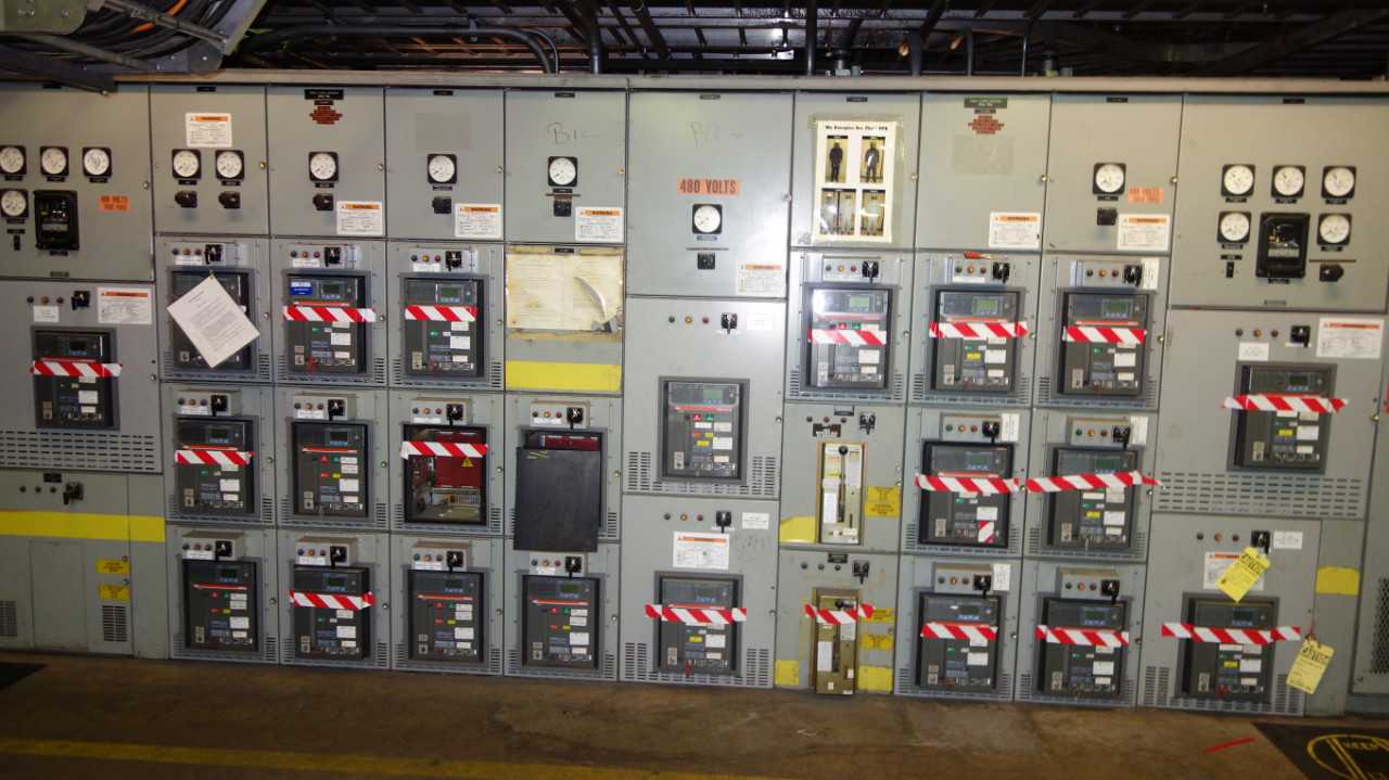 X10 SECTIONS OF ABB SACE EMAX SWITCHGEAR BREAKER PANELS - SWITCHGEAR