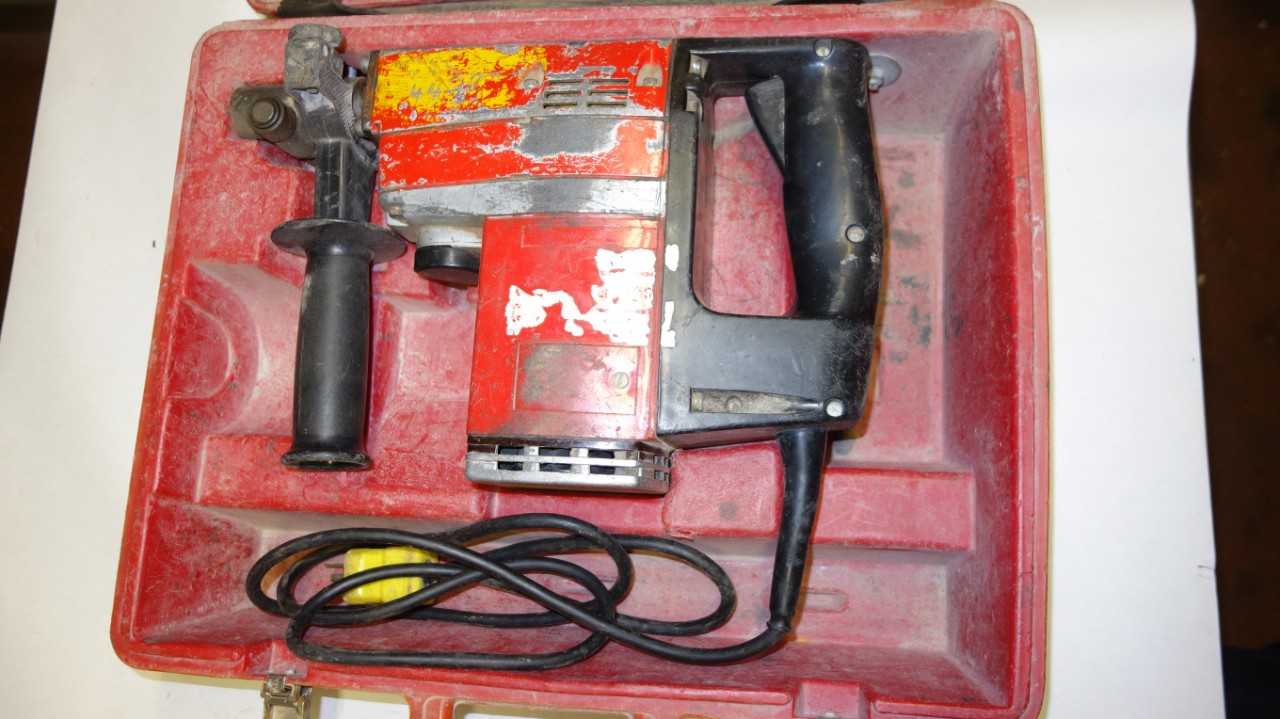 RED HEAD 747 ITT PHILIPS ROTO-STOP CORDED ROTARY HAMMER DRILL - ELECTRIC POWER TOOLS